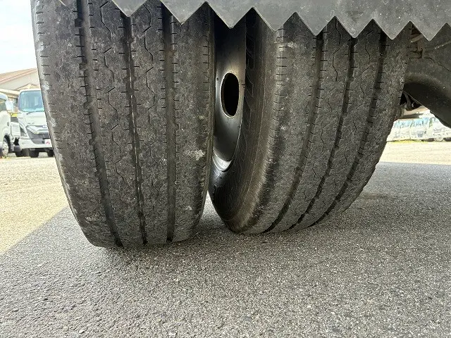 いすゞ エルフ SKG-NLR85AR(2WD)の写真26