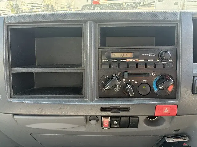 いすゞ エルフ SKG-NLR85AR(2WD)の写真38