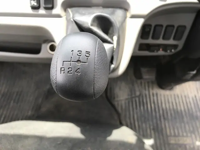 三菱 キャンター 2PG-FEAV0(2WD)の写真45
