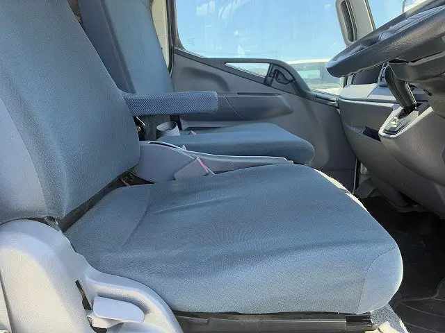 三菱 キャンター TPG-FDA00(4WD)の写真30