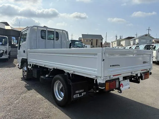 いすゞ エルフ 2RG-NHR88A(2WD)の写真8