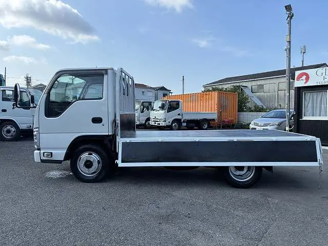 いすゞ エルフ 2RG-NHR88A(2WD)の写真11