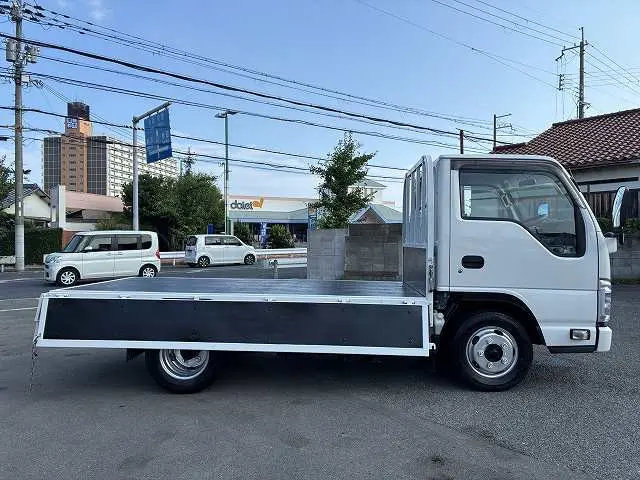 いすゞ エルフ 2RG-NHR88A(2WD)の写真12