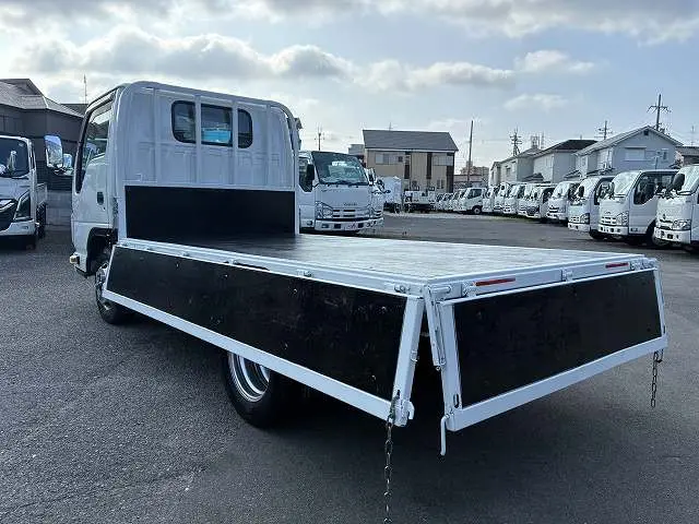いすゞ エルフ 2RG-NHR88A(2WD)の写真16