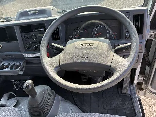 いすゞ エルフ 2RG-NHR88A(2WD)の写真26