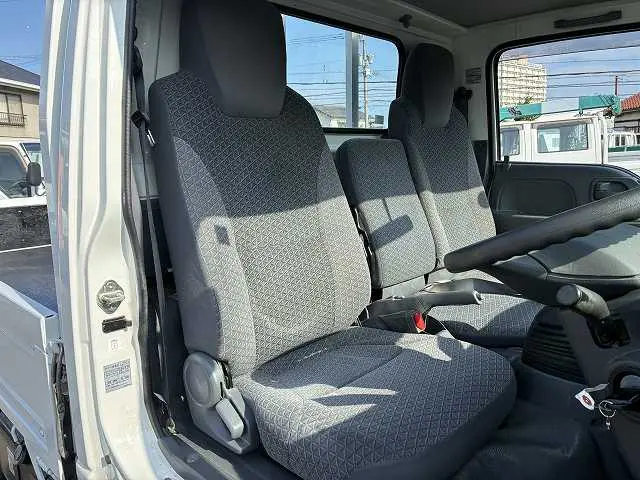 いすゞ エルフ 2RG-NHR88A(2WD)の写真27