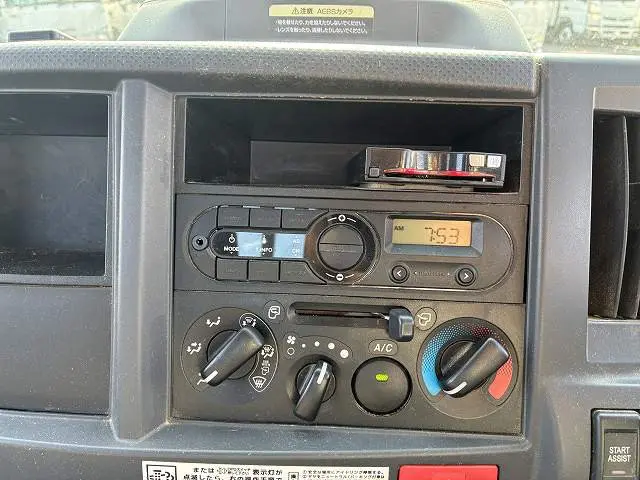 いすゞ エルフ 2RG-NHR88A(2WD)の写真33