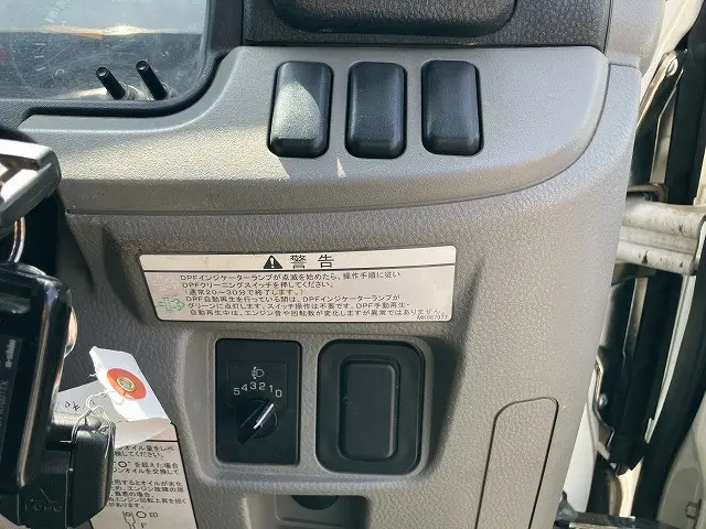 三菱 キャンター TPG-FBA20(2WD)の写真32