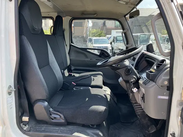 三菱 キャンター TPG-FBA20(2WD)の写真39