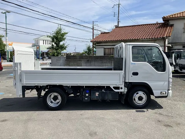 いすゞ エルフ 2RG-NJR88A(2WD)の写真5