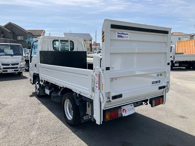 いすゞ エルフ 2RG-NJR88A(2WD)の写真6