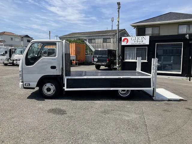 いすゞ エルフ 2RG-NJR88A(2WD)の写真11