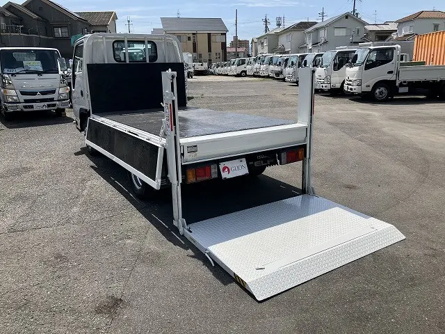 いすゞ エルフ 2RG-NJR88A(2WD)の写真13