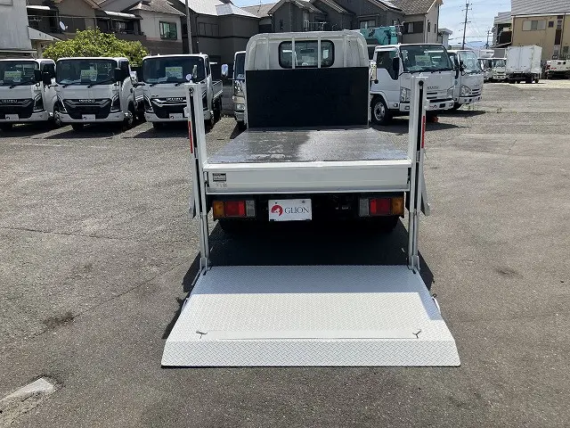 いすゞ エルフ 2RG-NJR88A(2WD)の写真14