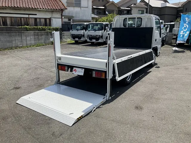 いすゞ エルフ 2RG-NJR88A(2WD)の写真15