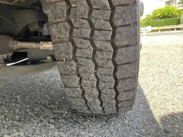 いすゞ エルフ 2RG-NJR88A(2WD)の写真25