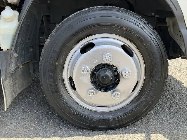 いすゞ エルフ 2RG-NJR88A(2WD)の写真26