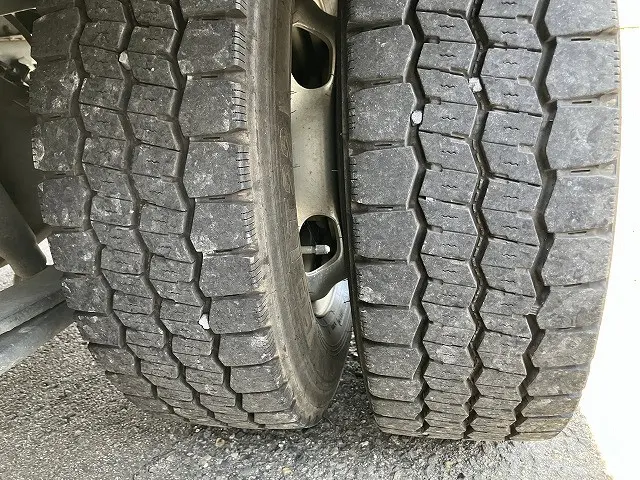 いすゞ エルフ 2RG-NJR88A(2WD)の写真31