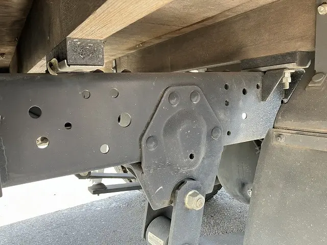 いすゞ エルフ 2RG-NJR88A(2WD)の写真35