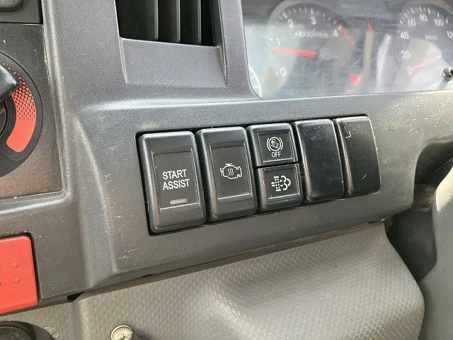 いすゞ エルフ 2RG-NJR88A(2WD)の写真39