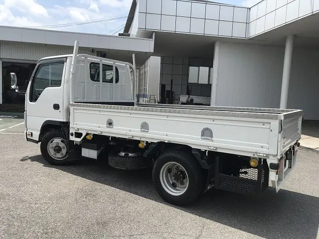 いすゞ エルフ 2RG-NJR88A(2WD)の写真4