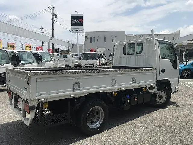 いすゞ エルフ 2RG-NJR88A(2WD)の写真6
