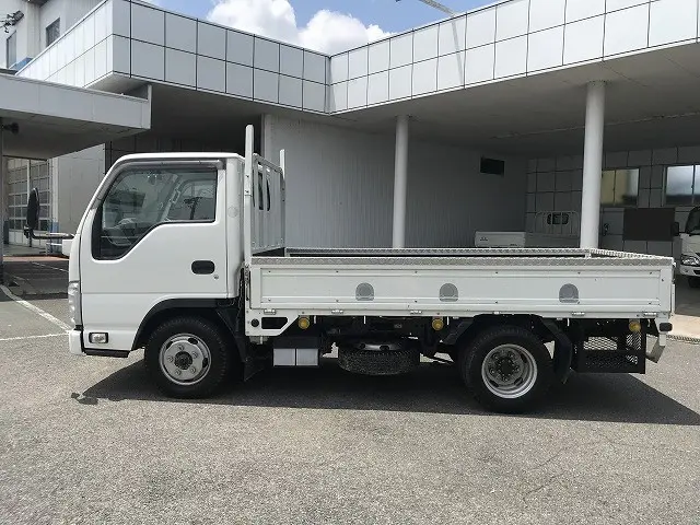 いすゞ エルフ 2RG-NJR88A(2WD)の写真7