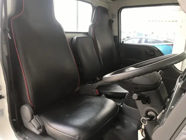 いすゞ エルフ 2RG-NJR88A(2WD)の写真33