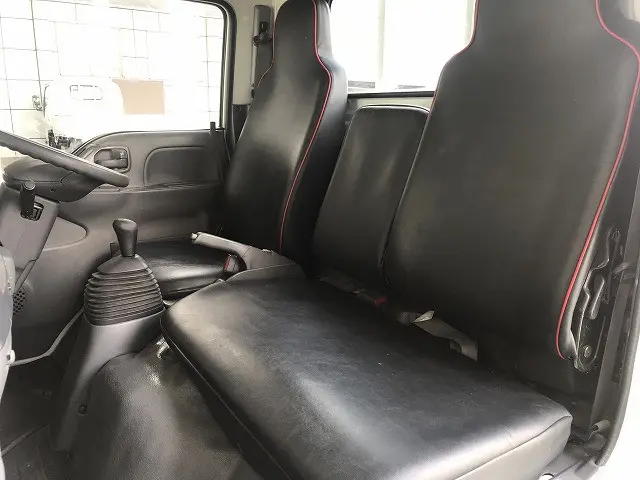いすゞ エルフ 2RG-NJR88A(2WD)の写真34