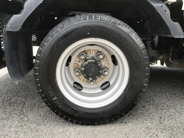 いすゞ エルフ 2RG-NJR88A(2WD)の写真43