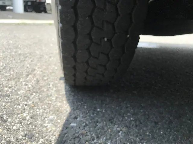 いすゞ エルフ 2RG-NJR88A(2WD)の写真46