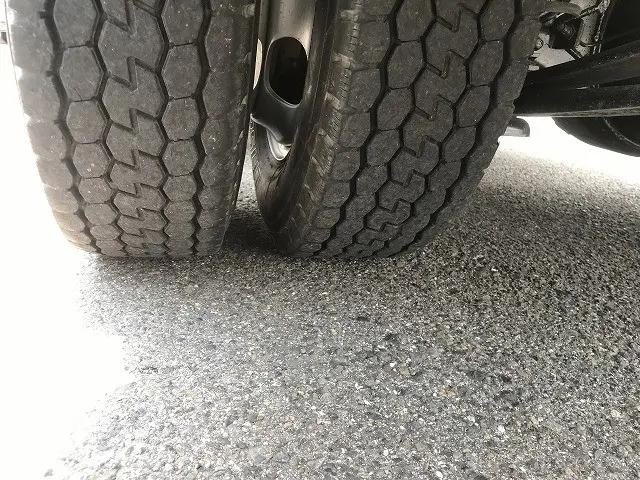 いすゞ エルフ 2RG-NJR88A(2WD)の写真47