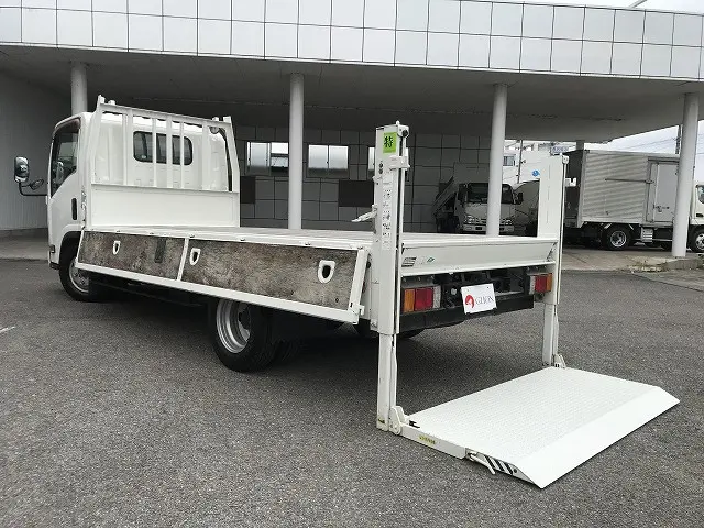 いすゞ エルフ SKG-NMR85AN(2WD)の写真13