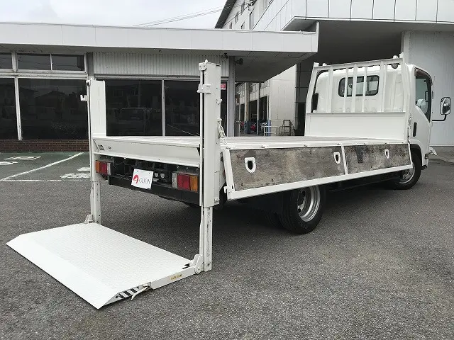 いすゞ エルフ SKG-NMR85AN(2WD)の写真15
