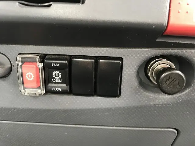いすゞ エルフ SKG-NMR85AN(2WD)の写真41