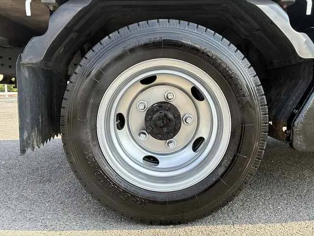 いすゞ エルフ TRG-NJS85A(4WD)の写真26