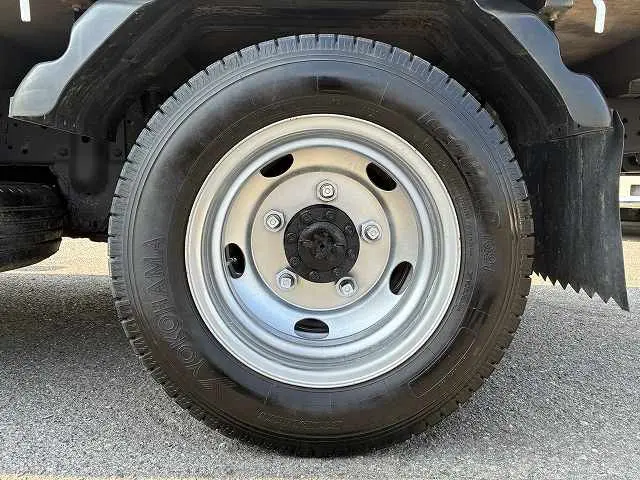 いすゞ エルフ TRG-NJS85A(4WD)の写真27