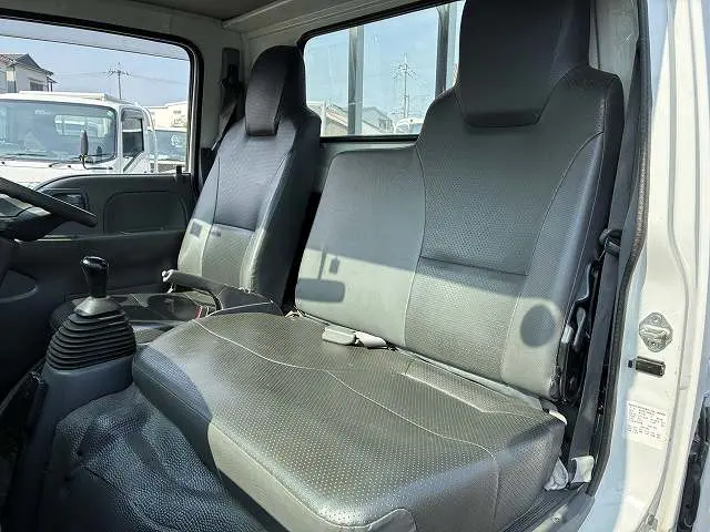 いすゞ エルフ TRG-NJS85A(4WD)の写真37