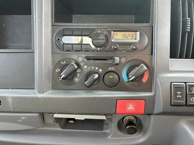 いすゞ エルフ TRG-NJS85A(4WD)の写真42