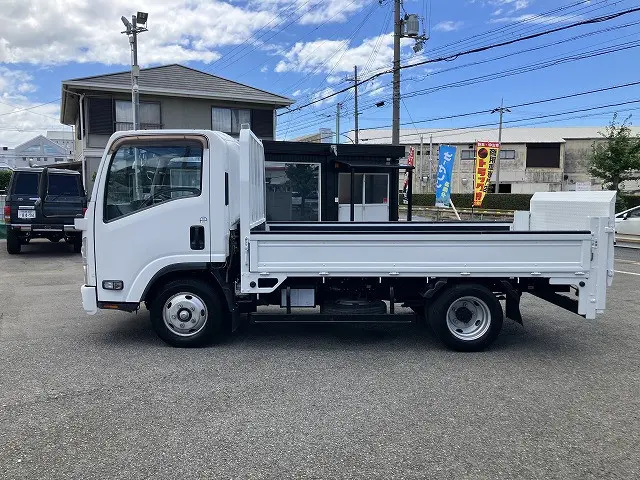 いすゞ エルフ TRG-NPR85AR(2WD)の写真4