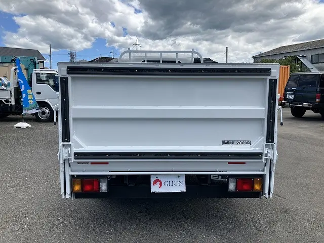 いすゞ エルフ TRG-NPR85AR(2WD)の写真7