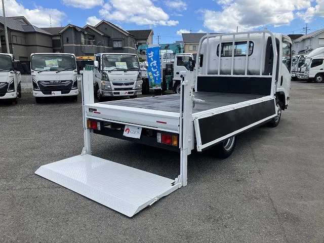いすゞ エルフ TRG-NPR85AR(2WD)の写真15