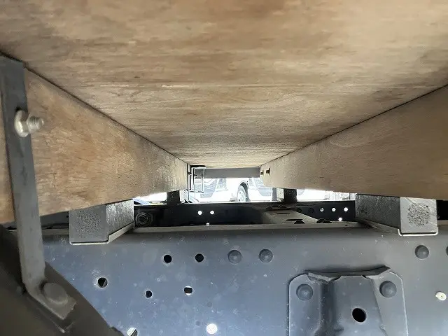 いすゞ エルフ TRG-NPR85AR(2WD)の写真27