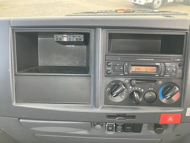 いすゞ エルフ TRG-NPR85AR(2WD)の写真32
