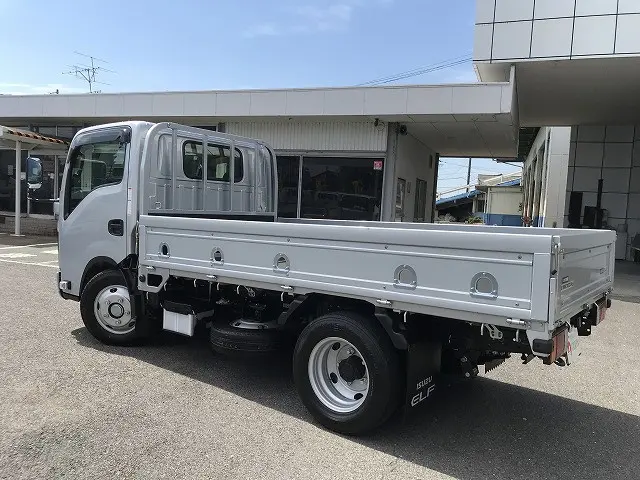 いすゞ エルフ 2TG-NKR88AF(2WD)の写真4