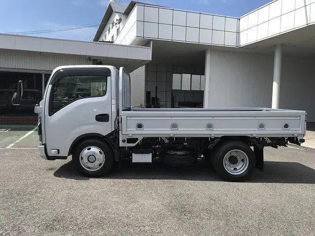 いすゞ エルフ 2TG-NKR88AF(2WD)の写真7
