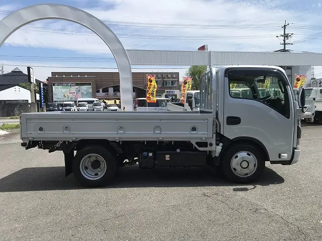 いすゞ エルフ 2TG-NKR88AF(2WD)の写真8