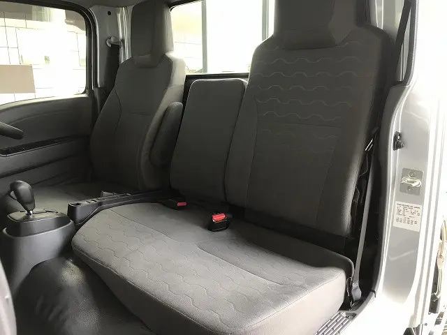 いすゞ エルフ 2TG-NKR88AF(2WD)の写真36