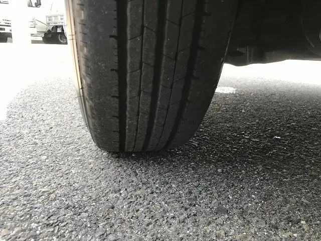 いすゞ エルフ 2TG-NKR88AF(2WD)の写真46