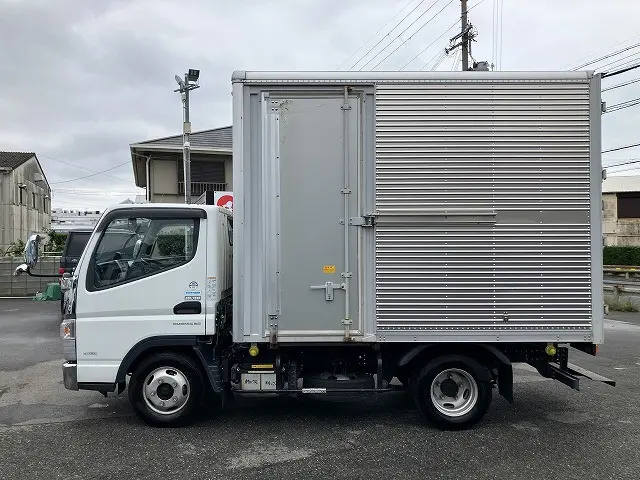 三菱 キャンター TPG-FBA20(2WD)の写真4